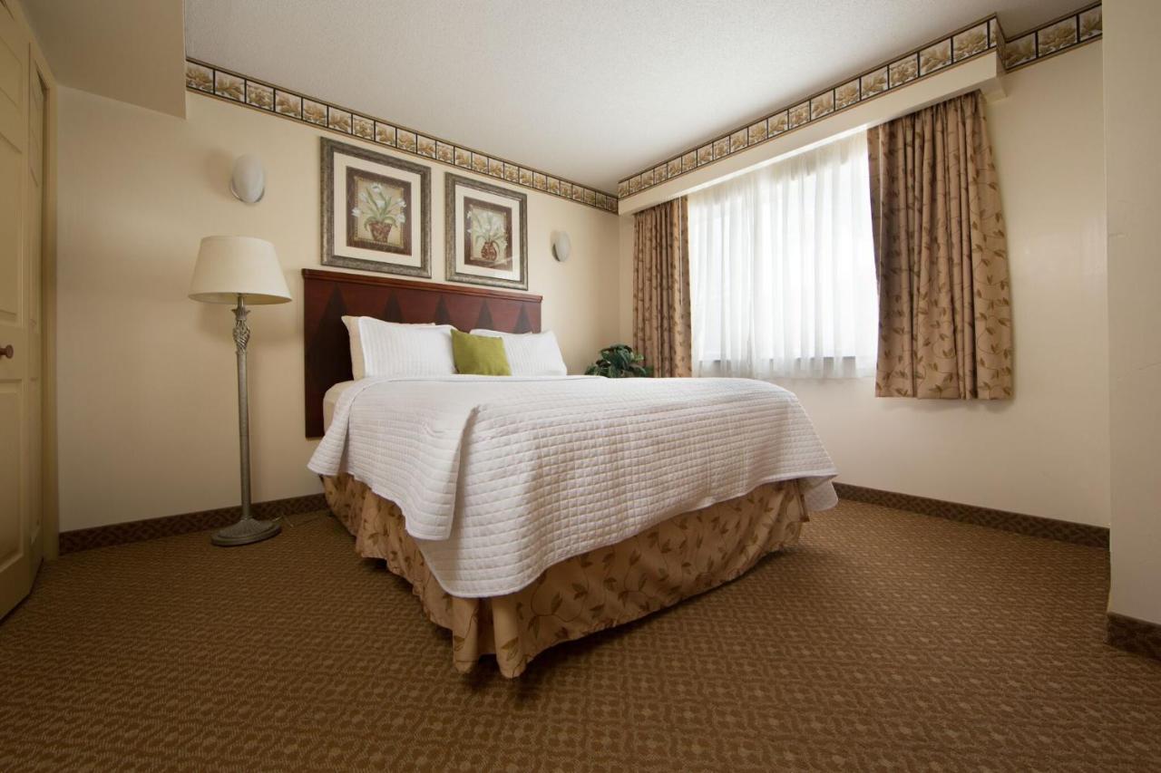 Two-Bedroom Suite,932778301:JPEG